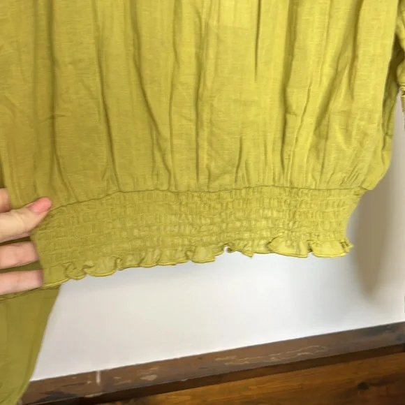 NWT AEO Green Puff Sleeve Top- XS - Picture 4 of 7